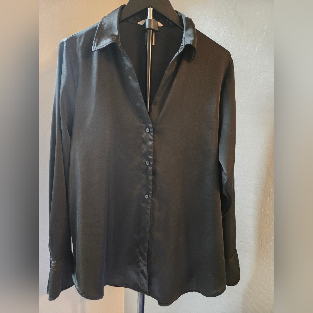 H&M Black Button-Up Blouse Size M